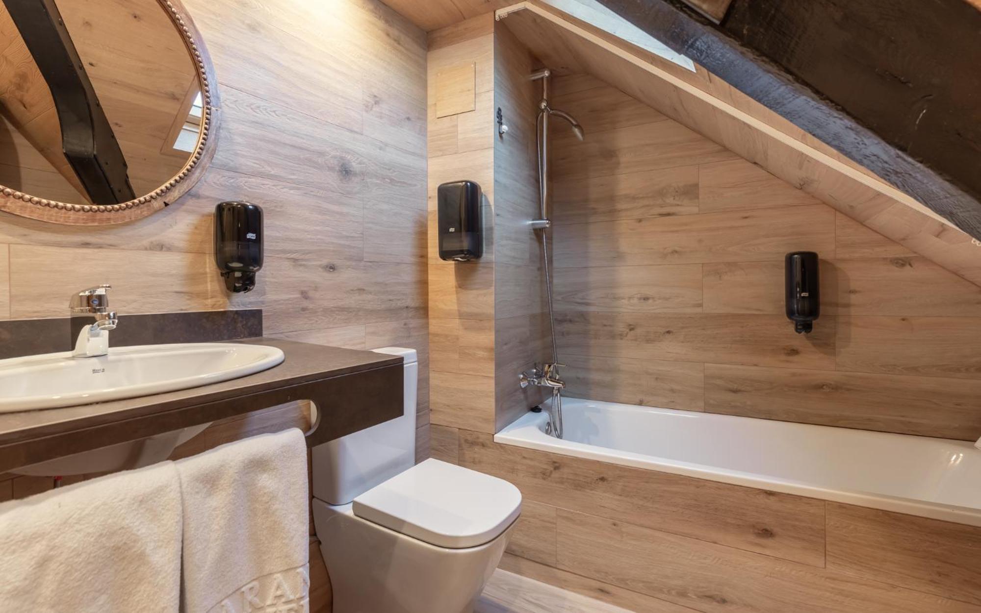 Chambre Triple avec Vue (2 Adultes + 1 Enfant)